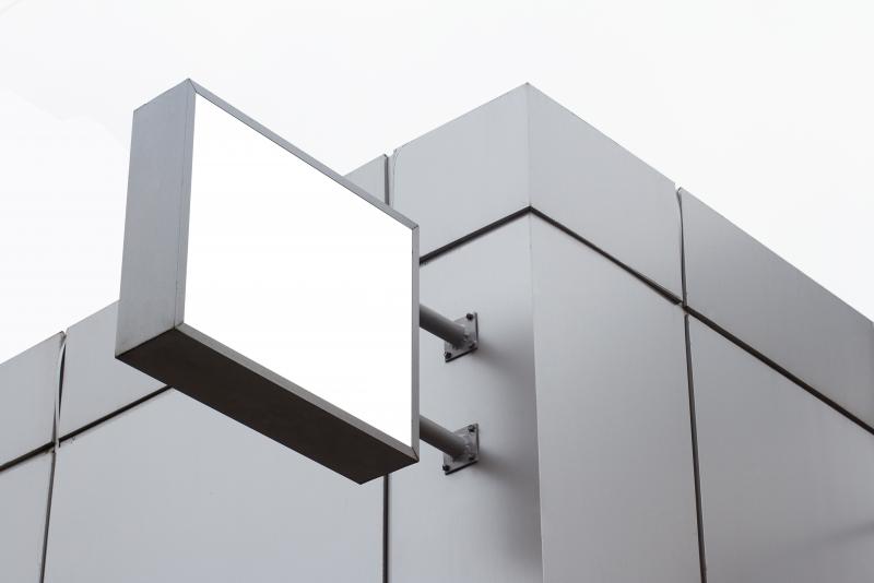 Guide pratique pour choisir la signalisation verticale adaptée à vos besoins